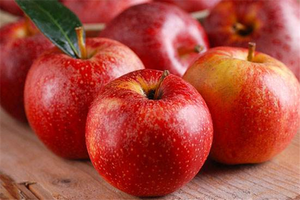 晚上吃苹果好不好（晚上吃苹果对身体有影响吗？平时最好避开这3个吃苹果的“误区”）