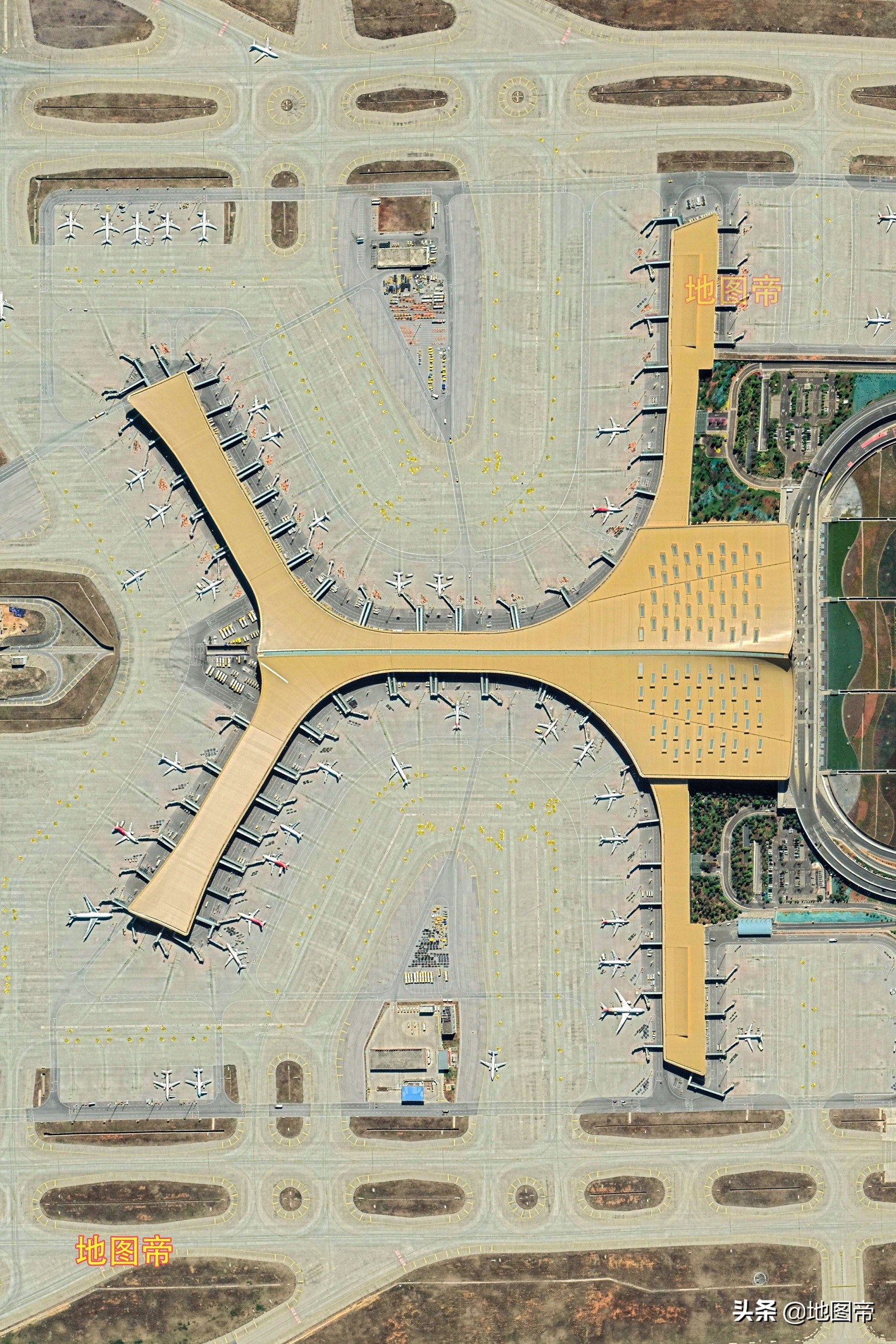 航拍昆明长水国际机场，我国第四个国家大型门户枢纽机场