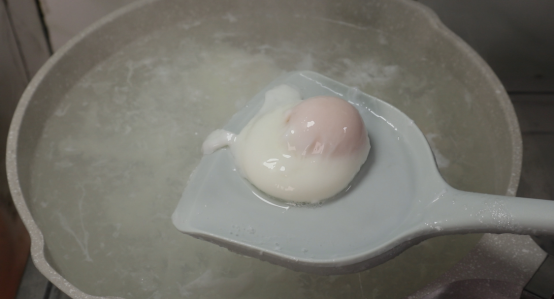 水煮荷包蛋这做法太实用了，圆润不散花，个个恰到好处，值得收藏