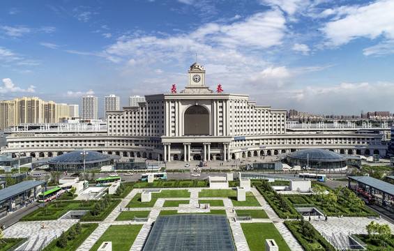 中央为建设东北，设8大超级高铁站，沈阳铁路局5个，哈尔滨局3个