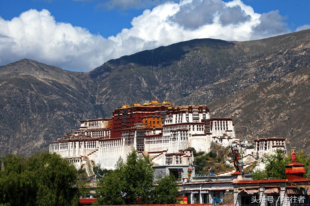 西藏最庞大最完整的古代宫堡建筑群布达拉宫