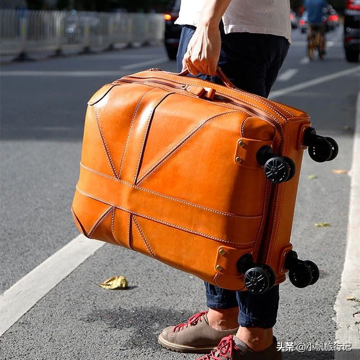 20寸的行李箱不一定能登机，订机票的时候一定要看清楚
